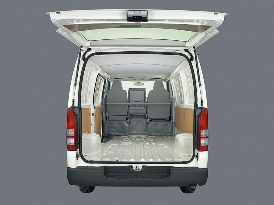  Toyota Hiace Van 2004 года  (JP) (фото 7 из 7)